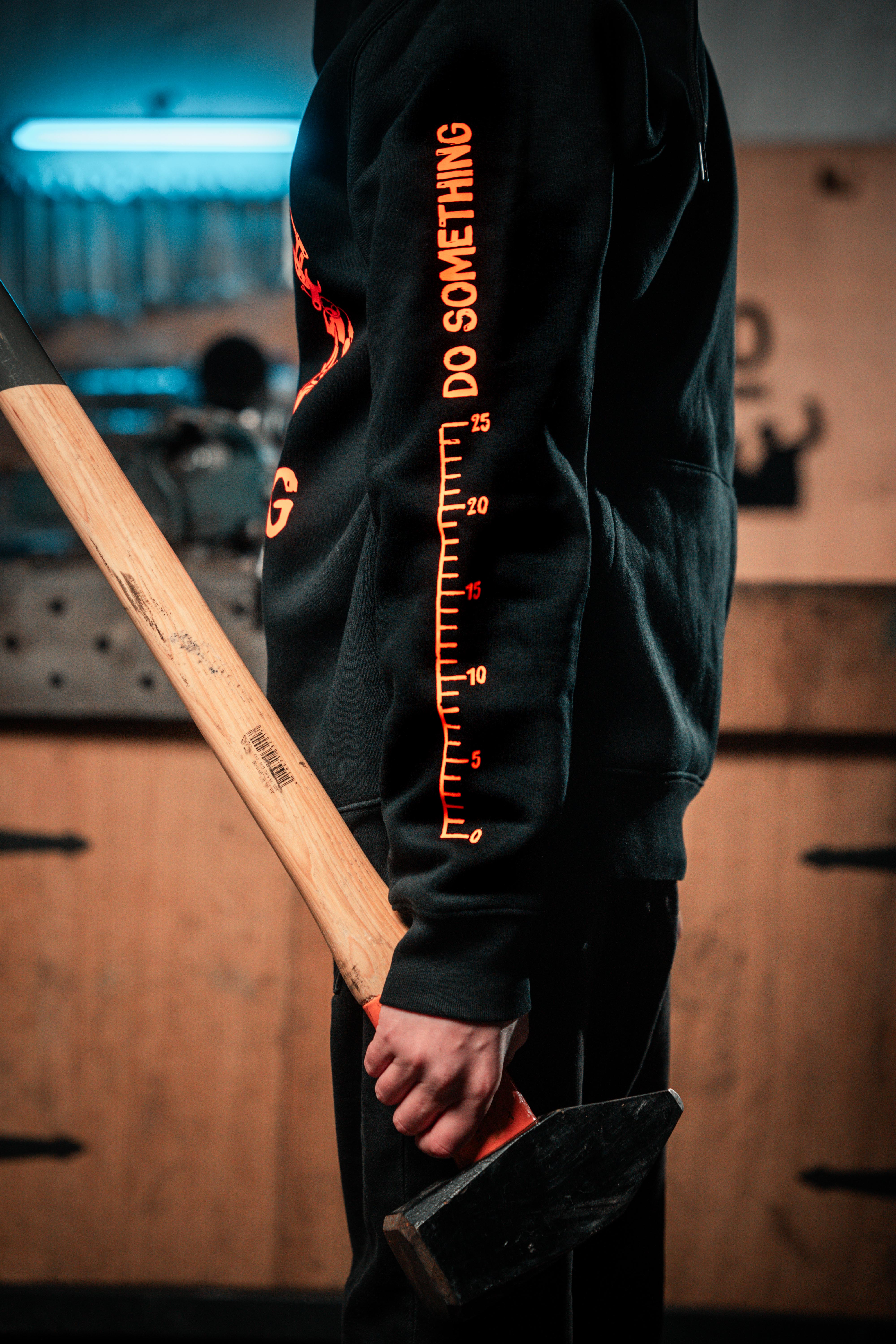 Werkzeug Hoodie – Neon Orange - Kinder - Image 3