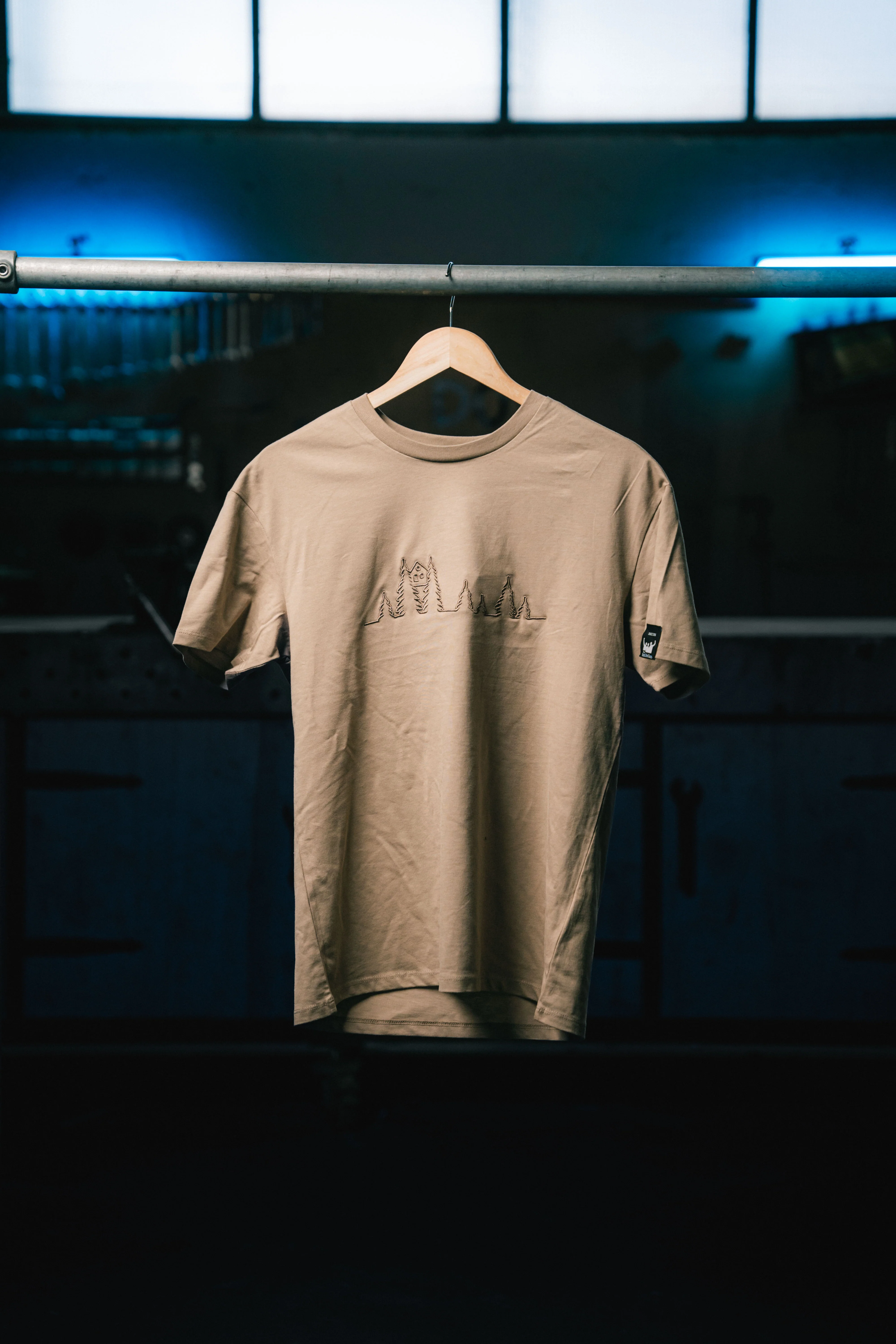 Baumhaus T-Shirt - Stick - Image 5